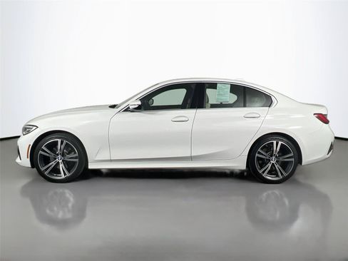 Used 2021 BMW 330i xDrive Sedan w/ Driving Assistance Package AWD/4WD image 3