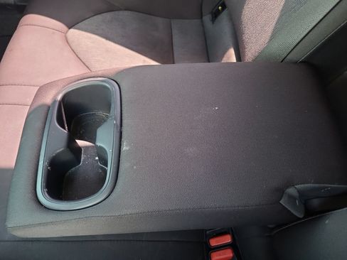 Used 2019 Toyota Camry LE FWD image 30