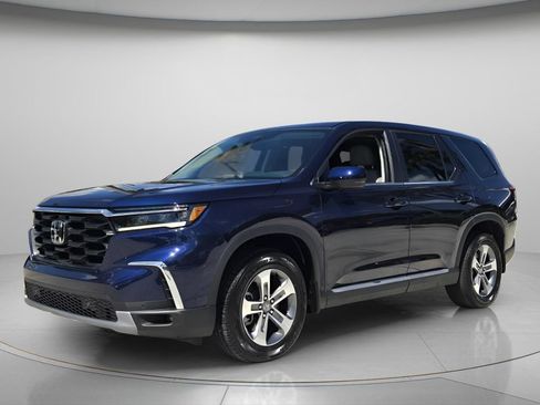 Certified 2025 Honda Pilot EX-L image 8