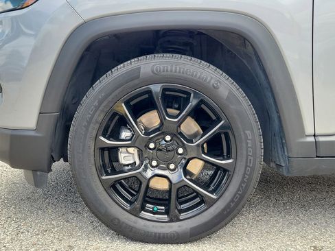 Used 2022 Jeep Compass Latitude FWD image 6