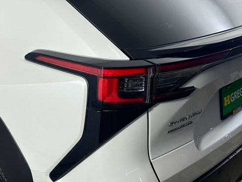 Used 2024 Subaru Solterra Premium image 36