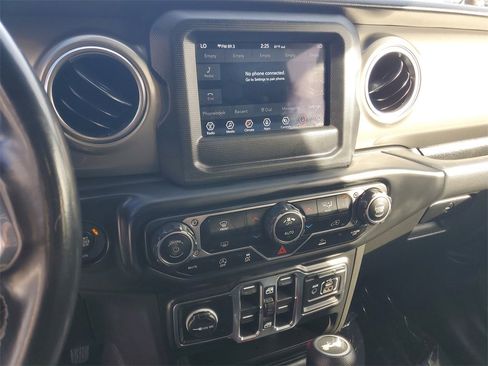 Used 2021 Jeep Wrangler Unlimited Sahara image 27