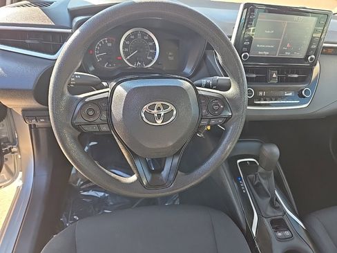 Used 2020 Toyota Corolla LE image 41