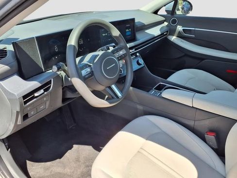 Used 2025 Hyundai Sonata SEL FWD image 16