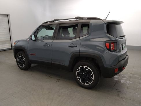 Used 2016 Jeep Renegade Trailhawk w/ Premium Trailhawk Package AWD/4WD image 3