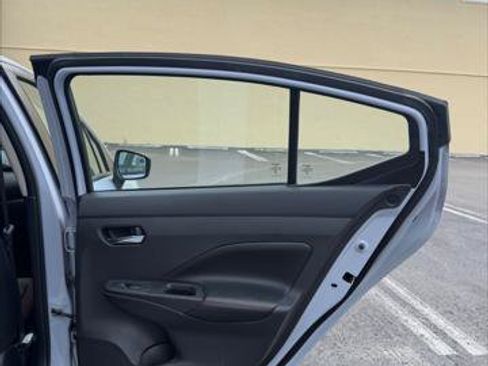 Used 2024 Nissan Versa SR FWD image 15