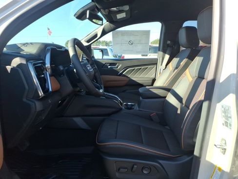 New 2026 GMC Canyon AT4 w/ Nightfall Edition image 18