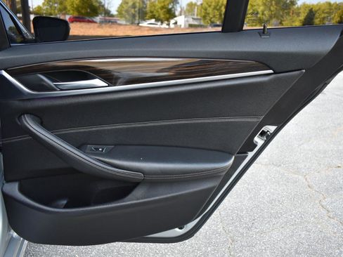 Used 2019 BMW 530i xDrive w/ Convenience Package AWD/4WD image 34