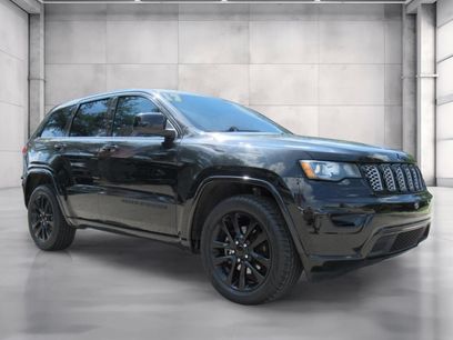 Used 2017 Jeep Grand Cherokee Altitude
