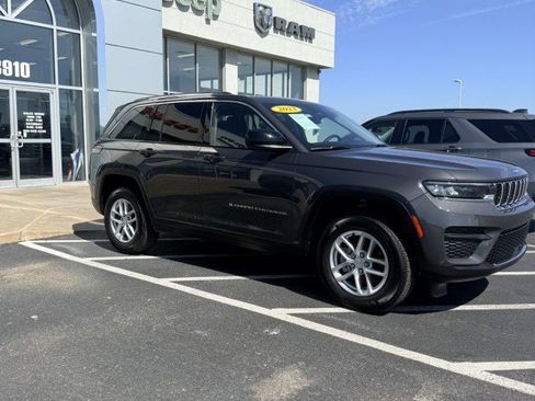 Used 2023 Jeep Grand Cherokee Laredo w/ Luxury Tech Group I image 6