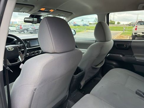 Used 2019 Toyota Tacoma SR5 AWD/4WD image 13