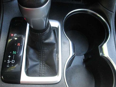 Used 2019 Toyota Highlander XLE image 26