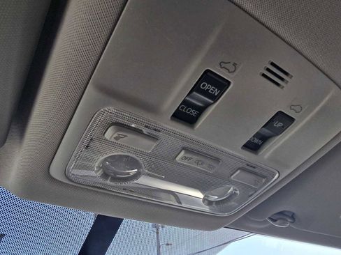 Used 2013 Toyota RAV4 XLE image 33