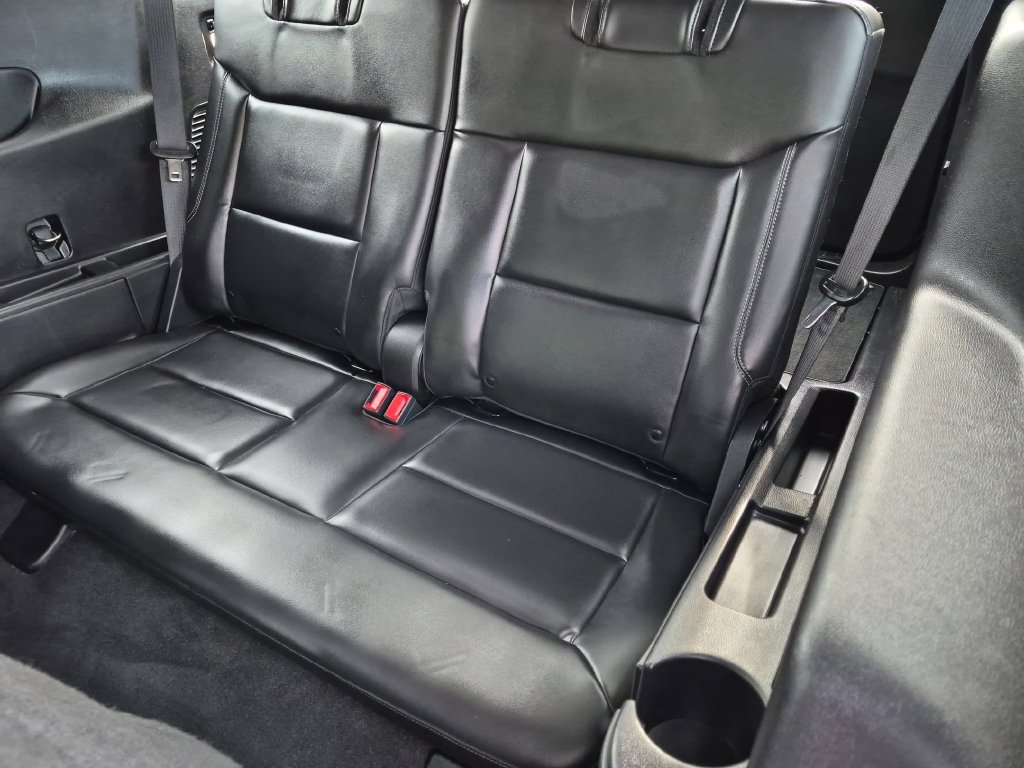 Used 2021 Ford Explorer XLT w/ Equipment Group 202A AWD/4WD image 22