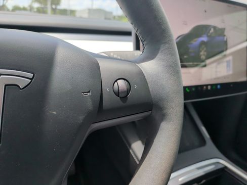Used 2024 Tesla Model Y Long Range AWD/4WD image 20