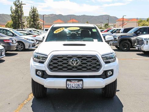 Certified 2022 Toyota Tacoma TRD Sport w/ TRD Premium Sport Package AWD/4WD image 2