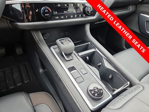 Used 2025 Nissan Pathfinder SL AWD/4WD image 25