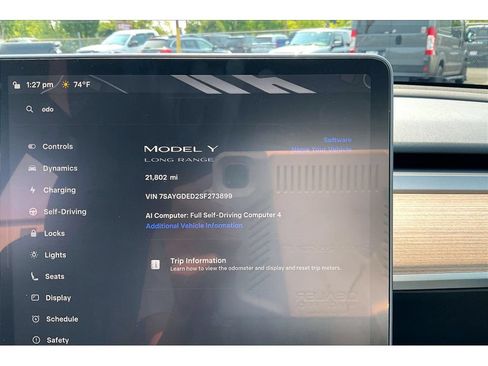 Used 2025 Tesla Model Y Long Range RWD image 18