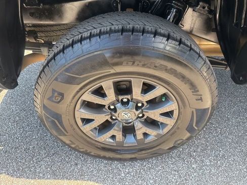 Certified 2021 Toyota Tacoma SR5 RWD image 14