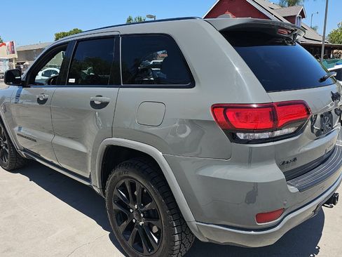 Used 2020 Jeep Grand Cherokee Altitude AWD/4WD image 25
