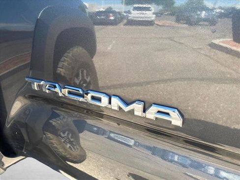 Used 2019 Toyota Tacoma TRD Off-Road AWD/4WD image 19