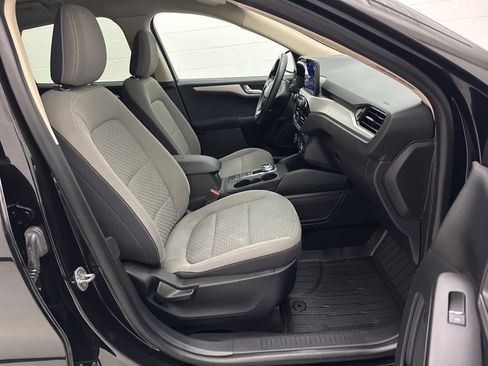 Used 2020 Ford Escape SE image 39