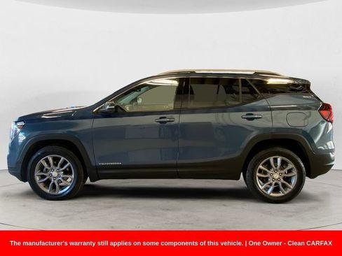 Used 2024 GMC Terrain SLT image 2