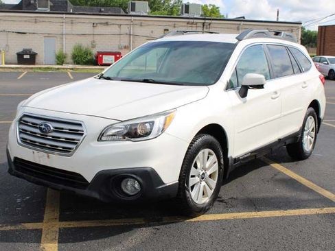 Used 2016 Subaru Outback 2.5i Premium AWD/4WD image 2