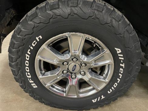 Used 2015 Ford F150 XLT w/ Equipment Group 302A Luxury image 21