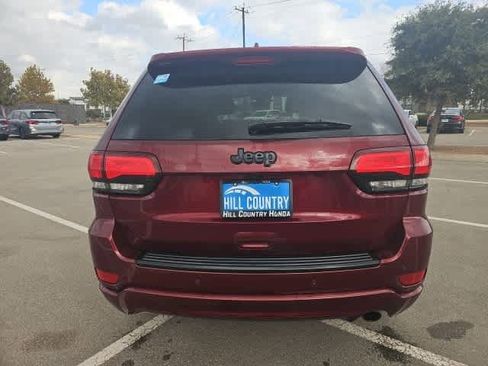 Used 2018 Jeep Grand Cherokee Altitude image 6