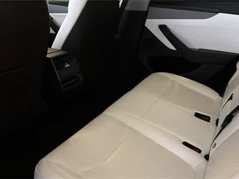 Used 2026 Tesla Model Y AWD image 24