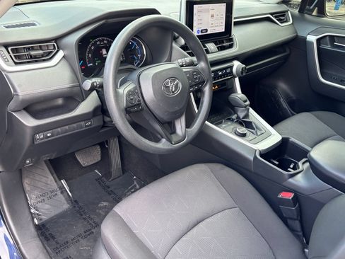 Used 2023 Toyota RAV4 XLE w/ Convenience Package AWD/4WD image 17