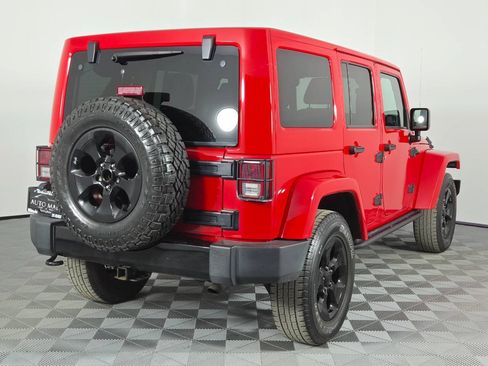 Used 2015 Jeep Wrangler Unlimited Sahara AWD/4WD image 7