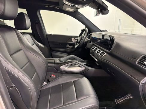 Used 2021 Mercedes-Benz GLS 450 4MATIC image 25