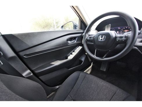 Used 2025 Honda Accord SE image 9