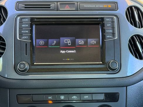 Used 2017 Volkswagen Tiguan Limited w/ Premium Package FWD image 34