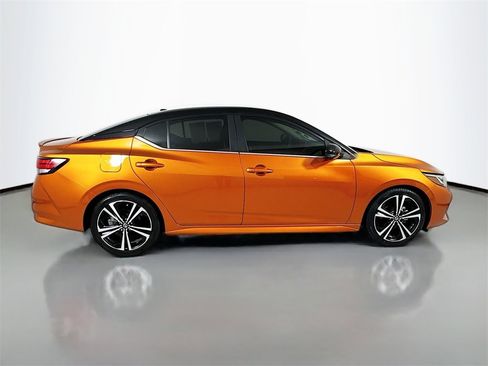 Used 2023 Nissan Sentra SR w/ SR Premium Package image 9