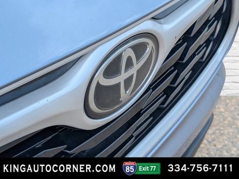 Used 2020 Toyota Highlander XLE FWD image 5