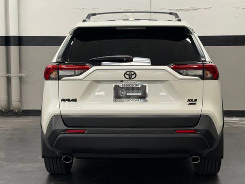 Used 2022 Toyota RAV4 XLE Premium AWD/4WD image 11