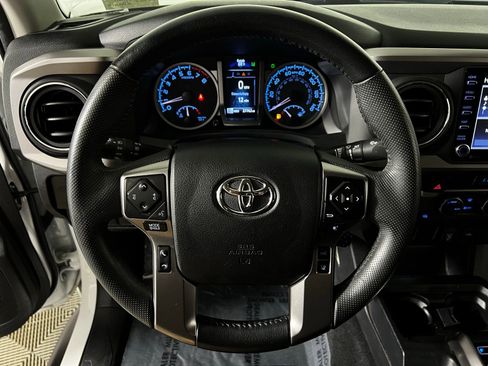 Certified 2022 Toyota Tacoma SR5 image 15