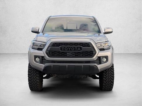 Used 2019 Toyota Tacoma TRD Off-Road image 2