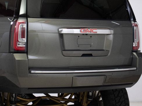 Used 2018 GMC Yukon XL Denali w/ Denali Ultimate Package AWD/4WD image 25