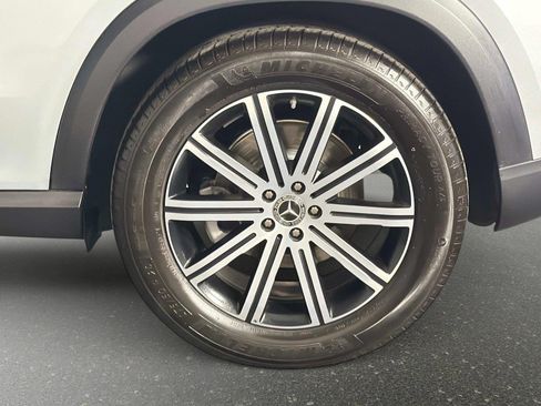 Used 2025 Mercedes-Benz GLE 450 4MATIC w/ Winter Package image 14