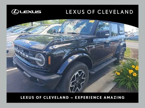 Used 2023 Ford Bronco Outer Banks AWD/4WD image 1