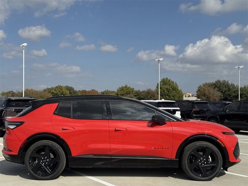 New 2026 Chevrolet Equinox EV RS image 4