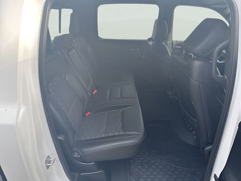Used 2023 RAM 1500 Big Horn AWD/4WD image 35
