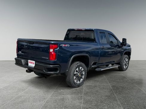 Used 2021 Chevrolet Silverado 2500 Custom w/ Custom Value Package AWD/4WD image 5