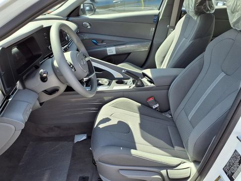 New 2026 Hyundai Elantra SE FWD image 10