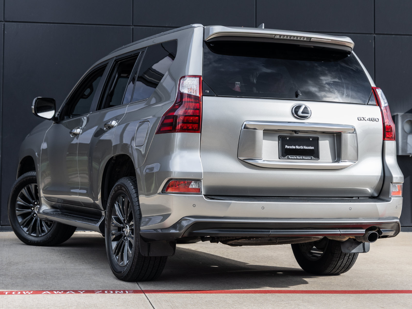 Used 2022 Lexus GX 460 Premium w/ Accessory Package AWD/4WD image 6