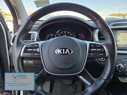 Used 2020 Kia Sorento SX image 11